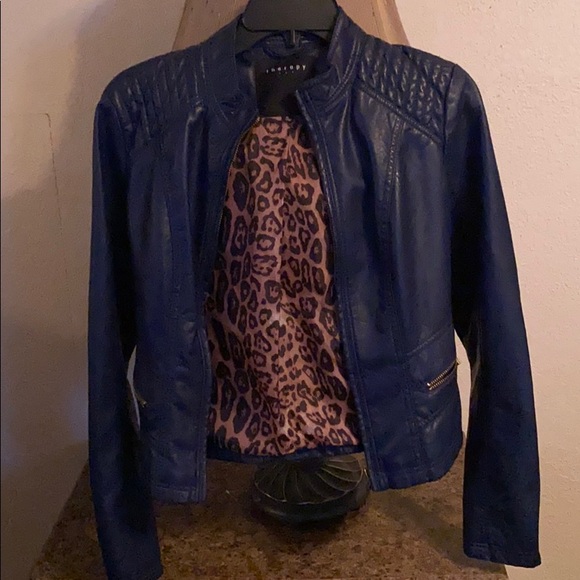 Jacket - Picture 3 of 3